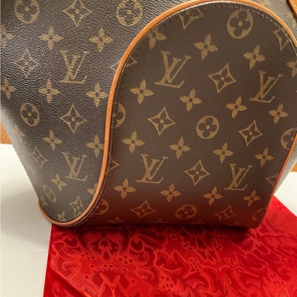 Louis Vuitton Authenticated Ellipse MM Monogram Bag - Picture 2 of 15